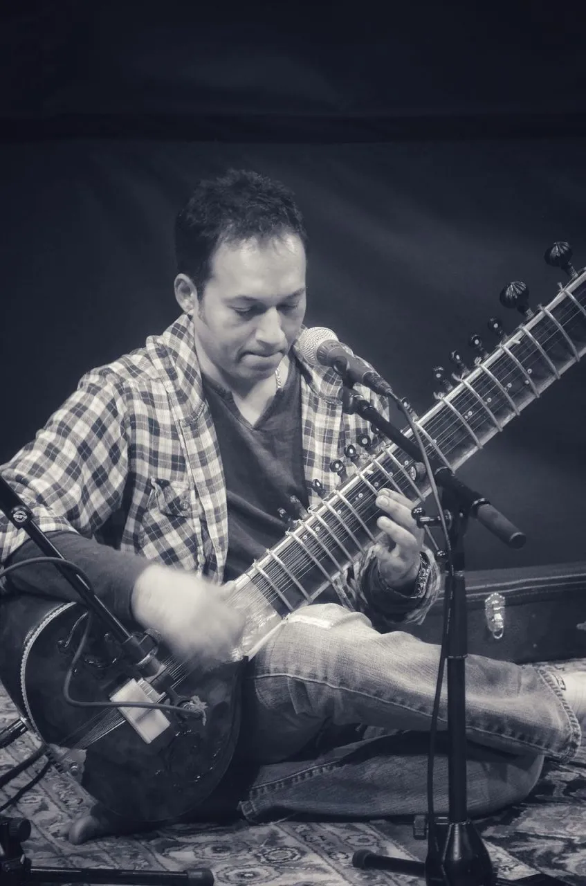 Hidayat Khan, sitar player in Melodic Intersect