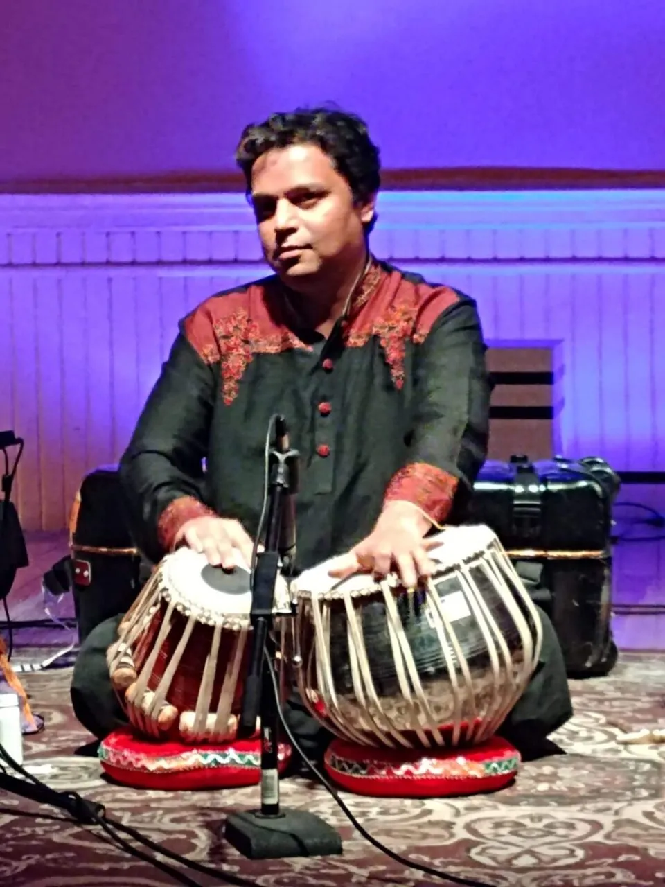 Enayet Hossain – Indian classical percussionist playing tabla